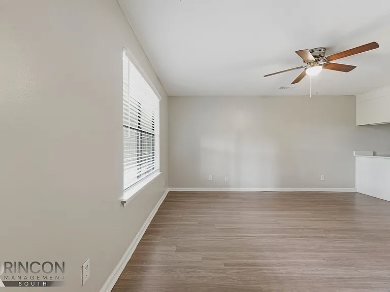 900 E Estates Blvd #930B — Photo 14