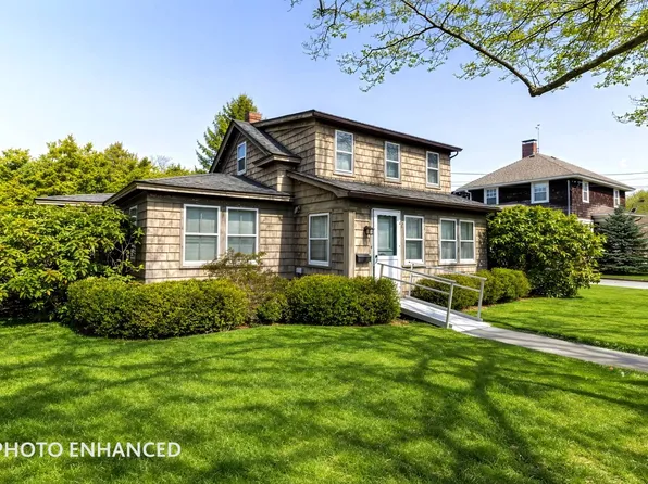 23 John St, Southampton, NY 11968