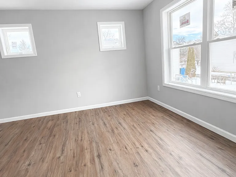 18 Luzerne Rd #Q — Photo 10