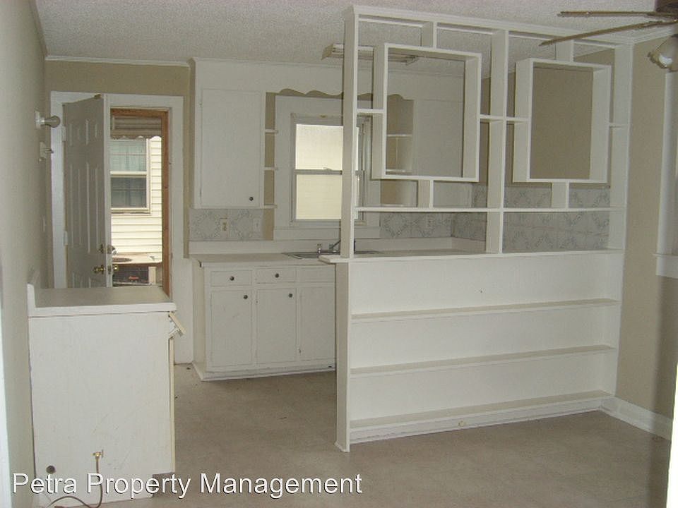 2nd image of 307 Brown St