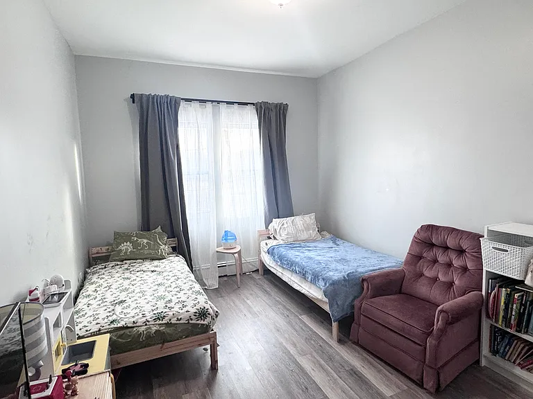 16 E Washington Ave #1 — Photo 6