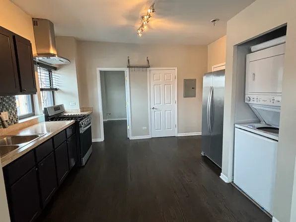 2000 W Superior St, Chicago, IL
