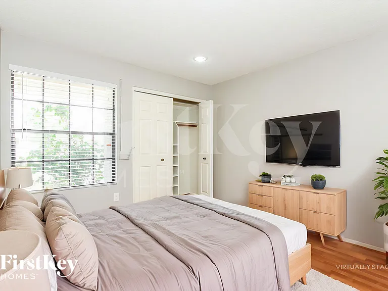 4323 E Beck Ln — Photo 15