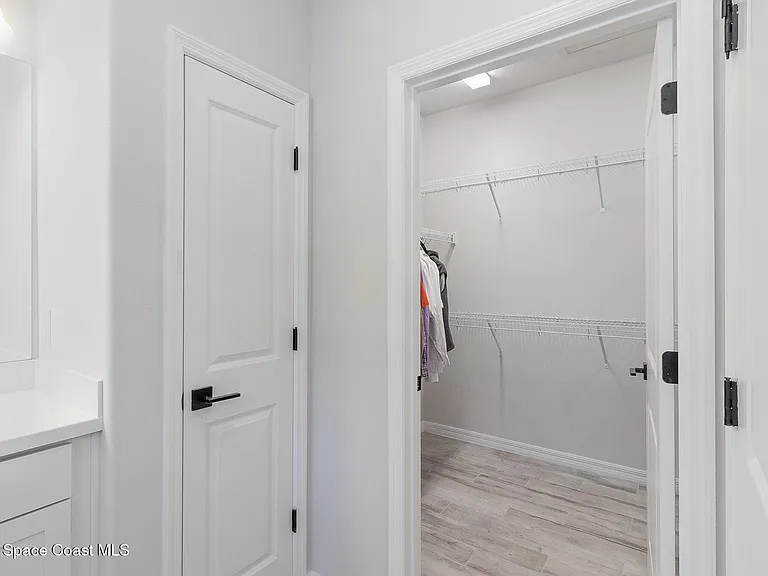 2406 Kamin Dr — Photo 12