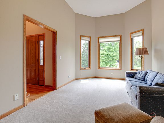 5th image of 41 Park View Ln