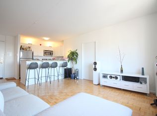 225 8th Ave #3B, New York, NY 10011