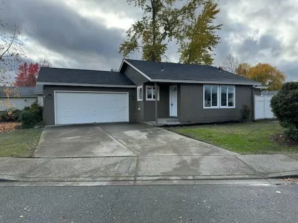 734 Tami Rd, Grants Pass, OR 97526