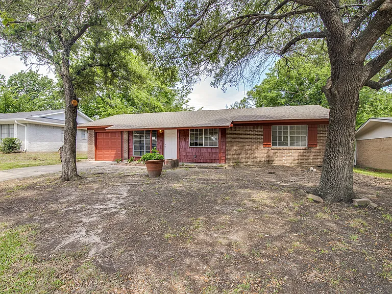 3310 Nashville Ave — Photo 2