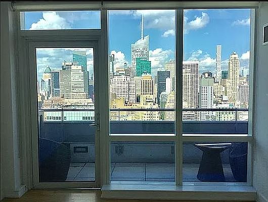 5th image of 885 6th Ave APT 39C