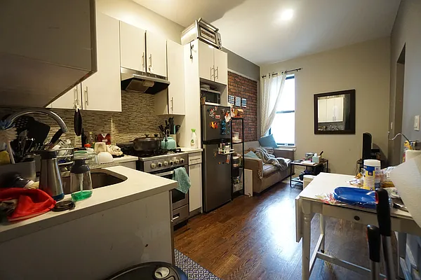 Rented by Rennit Inc. | media 27