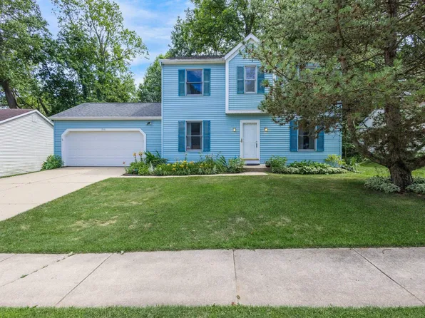 1916 Cross Creek Dr, South Bend, IN 46628