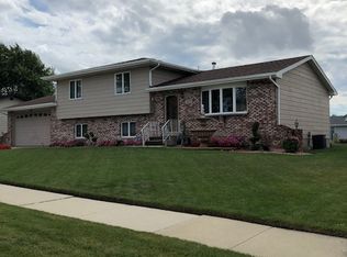 1315 W 75th Ave, Merrillville, IN 46410