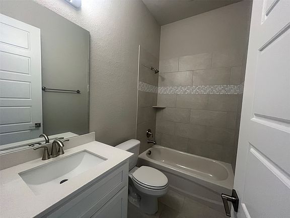 4th image of 4805 Sunnybrook Dr