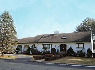 14 Arrowhead Dr, Saugus, MA 01906