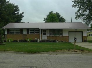 419 10th Ave SE, Dyersville, IA 52040