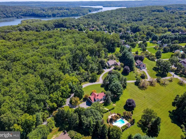 19 Highfield Ct, Cockeysville, MD 21030