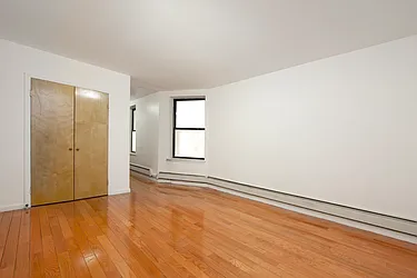 Rented by R New York