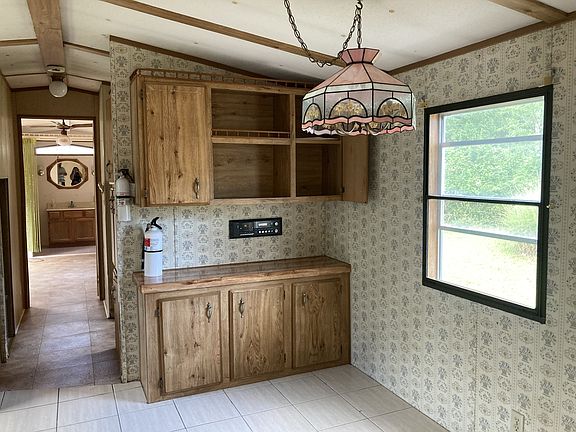 3rd image of 104 Holly La 183