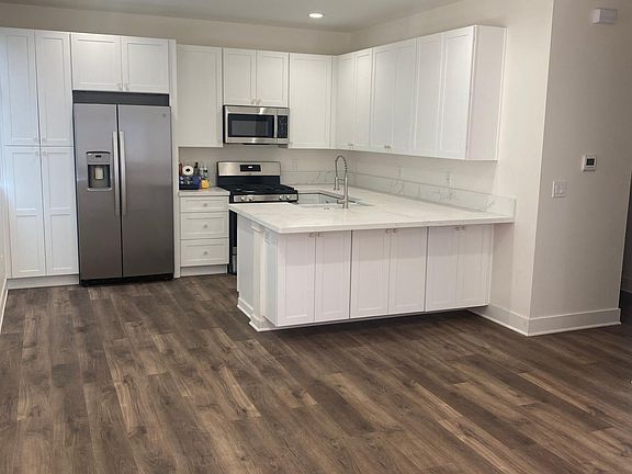 5th image of 2174 N Fillmore Ct