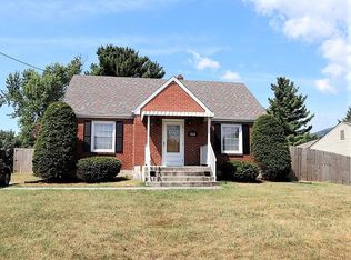 3520 McDaniel Dr, Salem, VA 24153