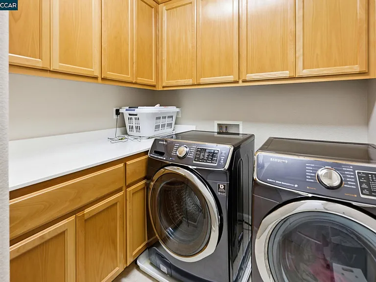 165 Paddington Ct — Photo 32