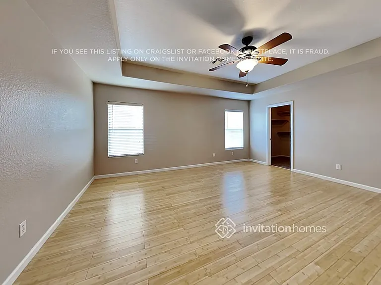 255 Palmarosa St — Photo 10