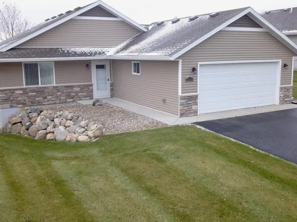 2212 Ridgedale Dr SE, Alexandria, MN 56308