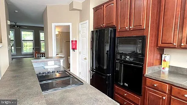 44314 Cornish Ln — Photo 17