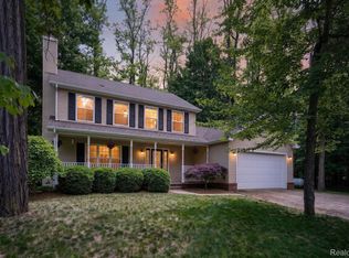 15129 Locust Grove Dr, Byron, MI 48418