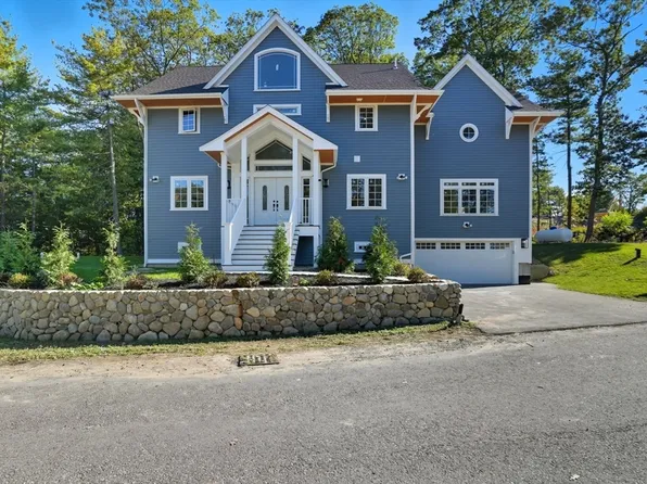 9 Lovis Ave, Wakefield, MA 01880