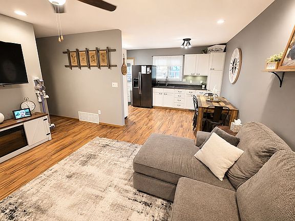 5th image of 209 Jule Ave