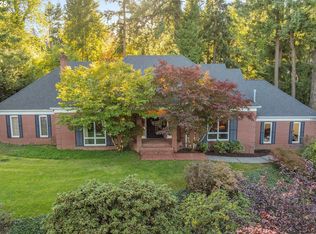 1300 Tyndall Ct, Lake Oswego, OR 97034