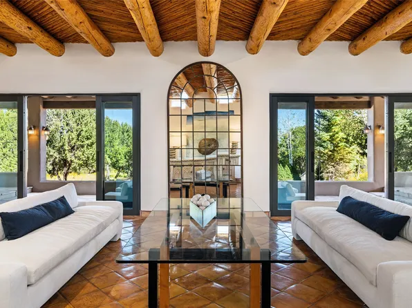 55 Calle San Martin, Santa Fe, NM 87506