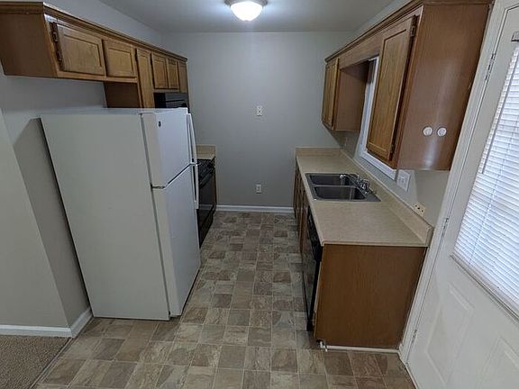 4th image of 1331 14th Street Dr NE
