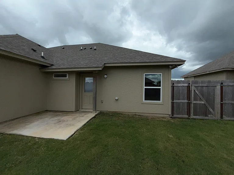 3415 Fenway Cir — Photo 11