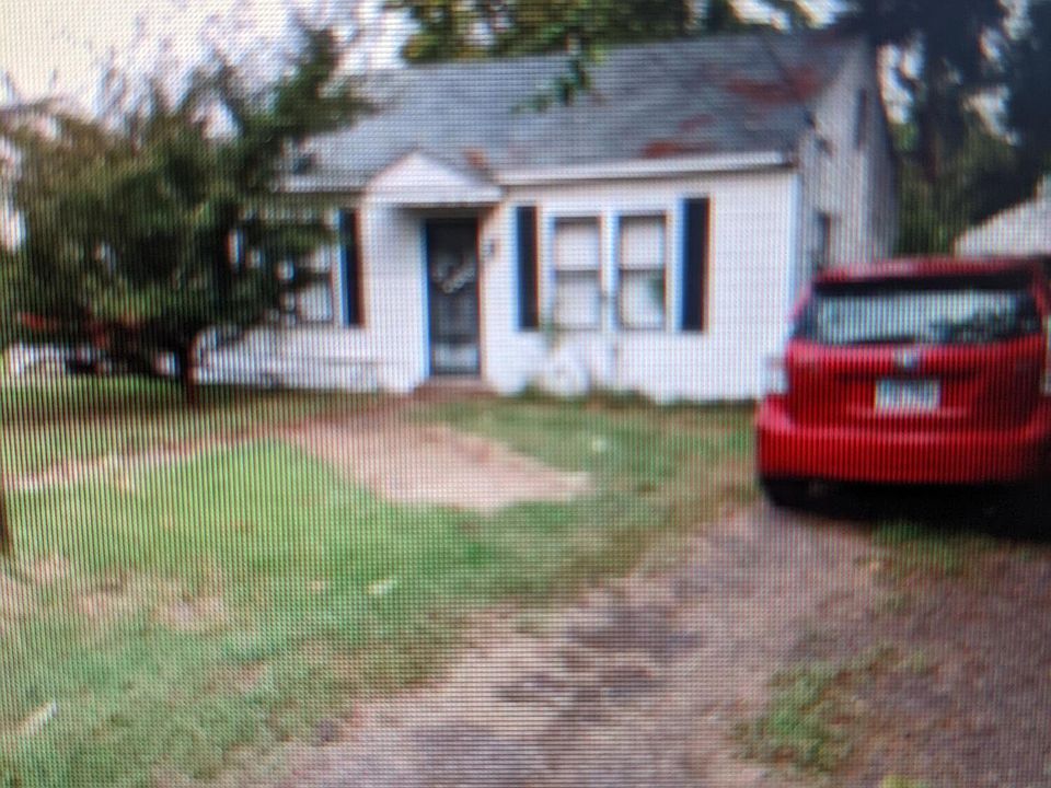 1st image of 705 E 6th St