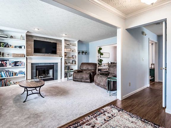4th image of 329 Saratoga Ct