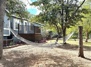 117 Shoshoni Dr, Smithville, TX 78957