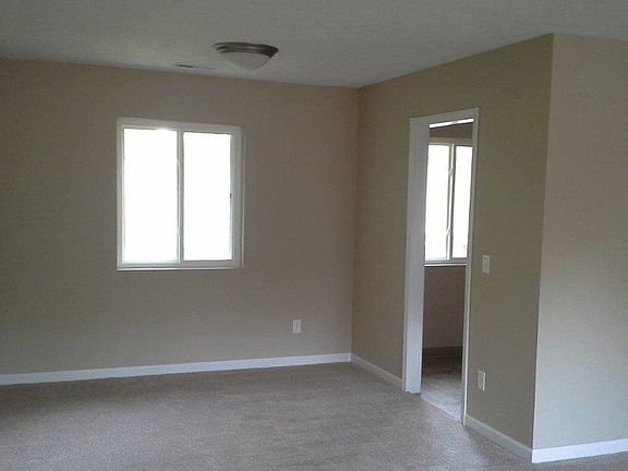 4th image of 2604 Washington St