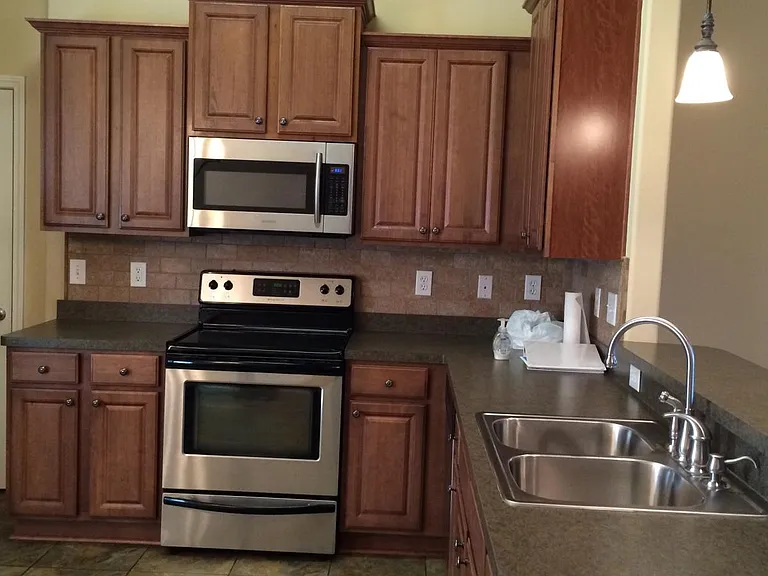 108 Grantham Cir — Photo 9