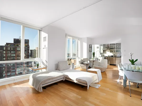 200 Chambers Street image 1 of 14