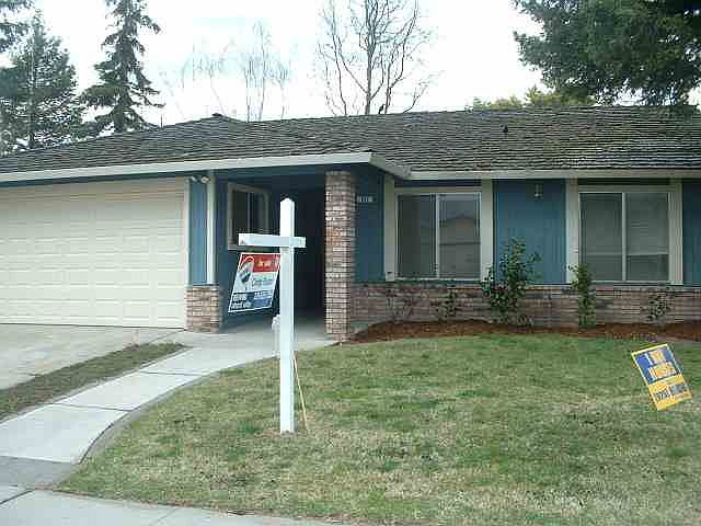 1st image of 867 W Buckingham Dr