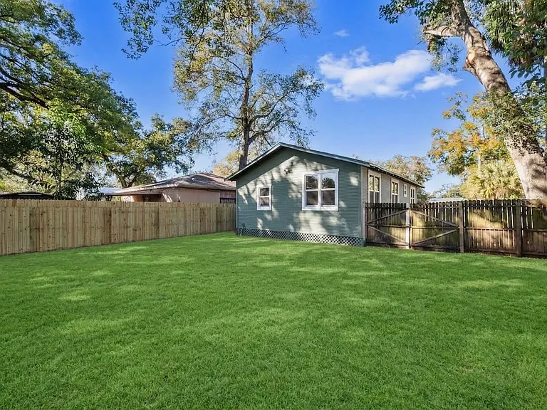 309 E Selma Ave — Photo 26