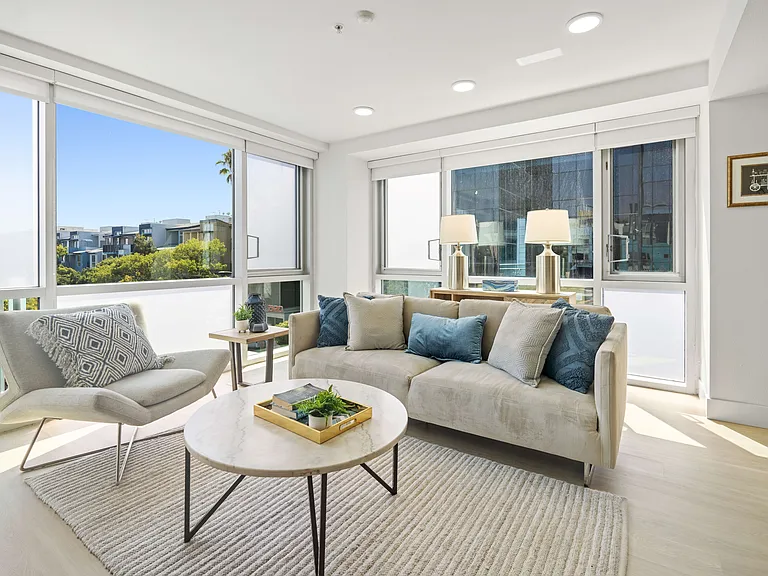 Living at Santa Monica — Photo 1