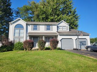 8606 Snowshoe Trl, Cicero, NY 13039