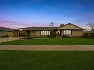 5834 W 82nd St, Oak Lawn, IL