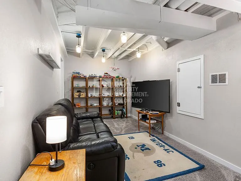 20650 E Dartmouth Dr — Photo 32