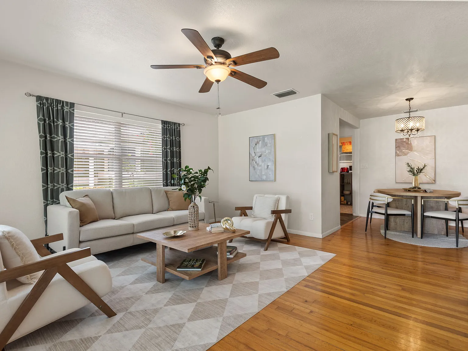 2 bed, 1100 sqft, $2,600 — Photo 1