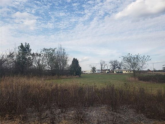 3rd image of 5 Dugan Pl