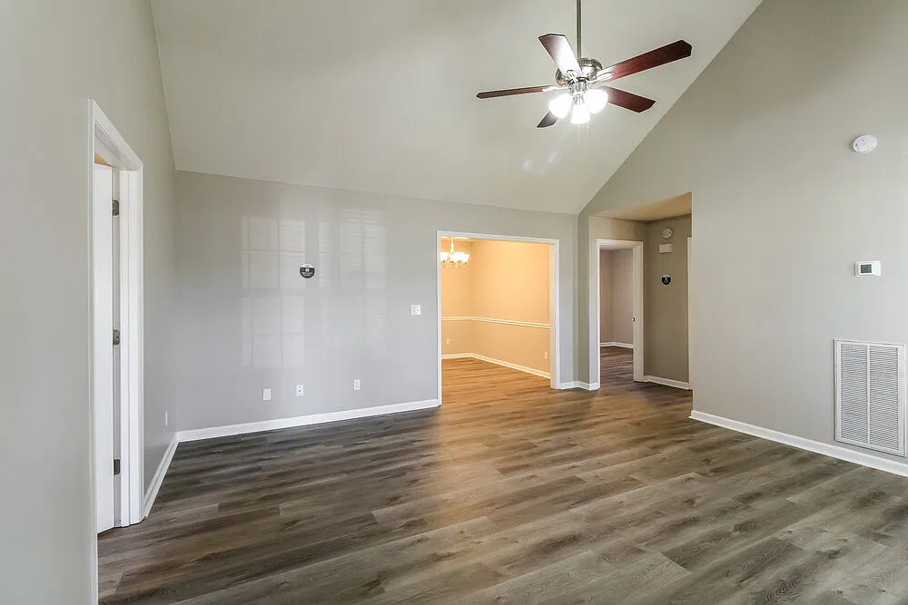 3 bed, 2.0 bath, 1260 sqft, $1,955 — Photo 3